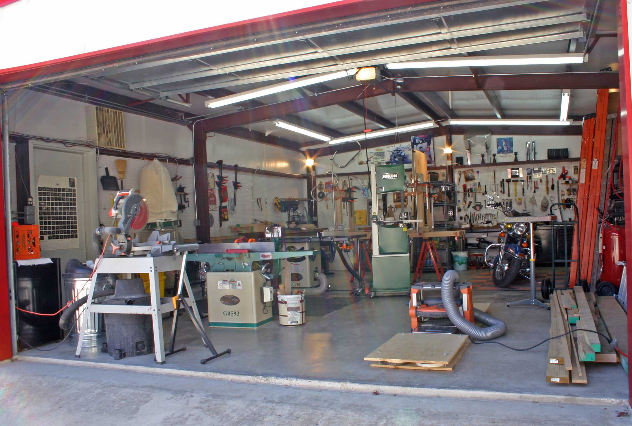 Сварочная мастерская в гараже