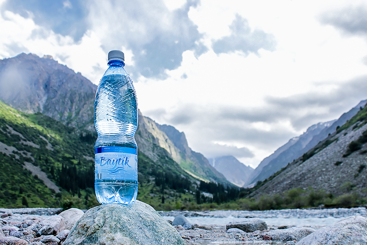 Минеральные воды. Вода. Питьевые Минеральные воды. Минеральная вода в бутылках.