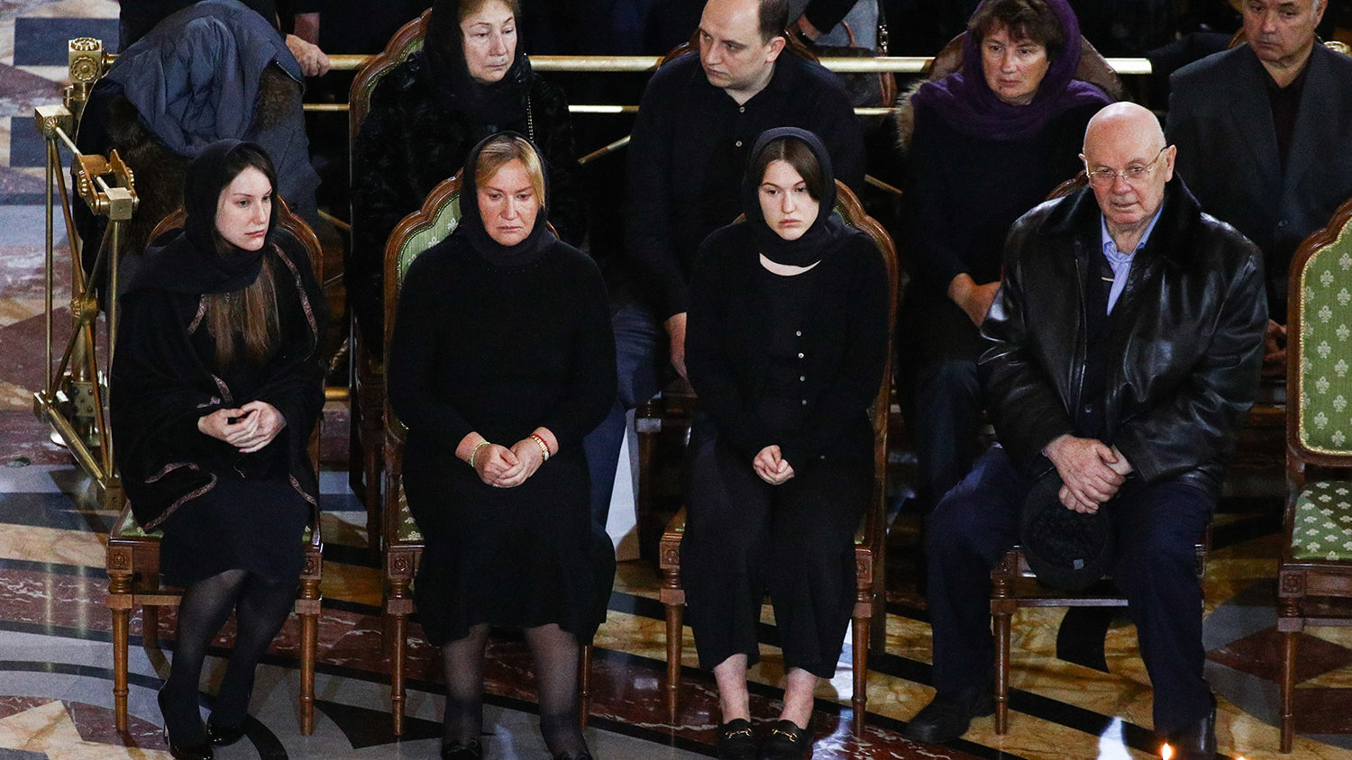 Вдова после похорон. Батурина на похоронах Лужкова.